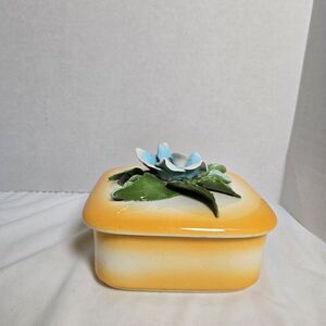 Vintage Harvest Gold Porcelain 3D Floral Lidded Jewelry Box Cottagecore 5.5" Squ